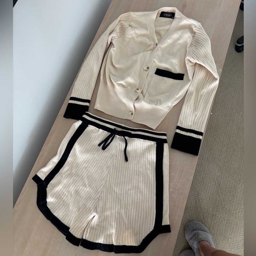 2 PIECE SET
